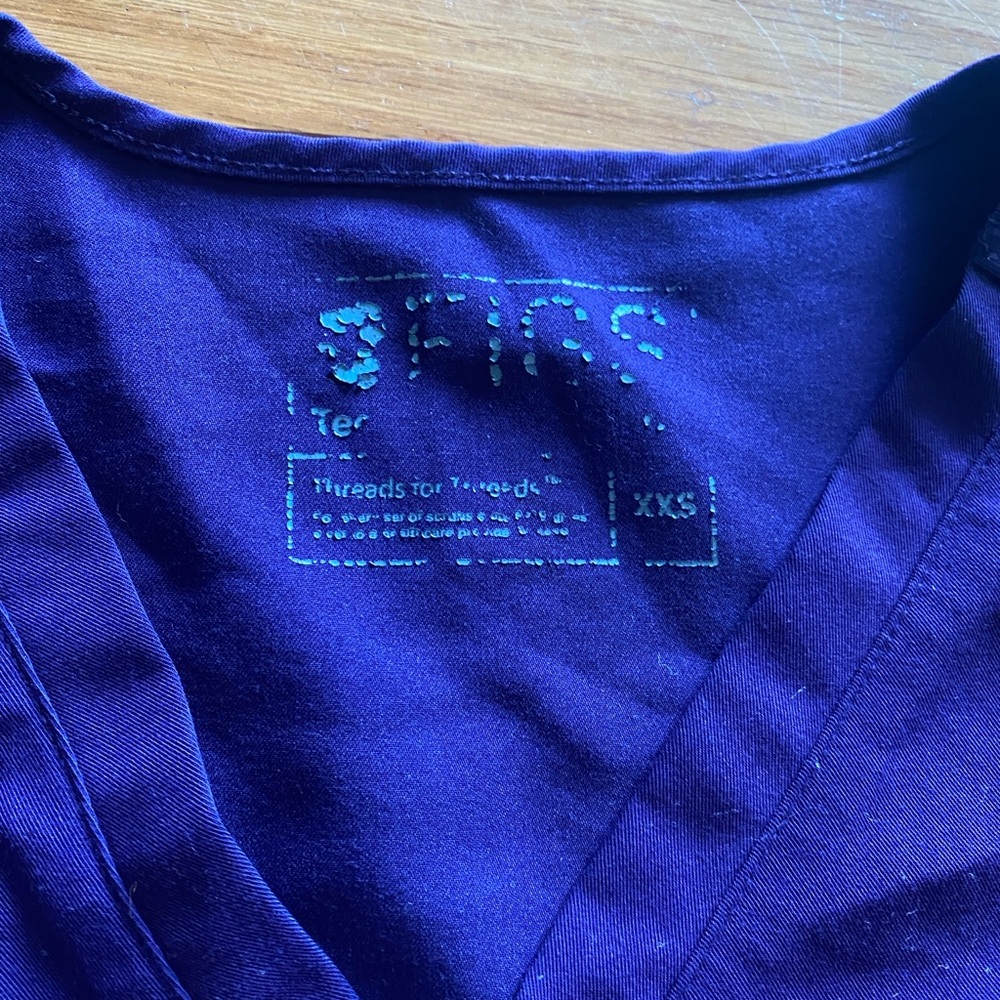 Dark Figs Purple Scrub Set Top/Bottom XXS - Picture 2 of 11